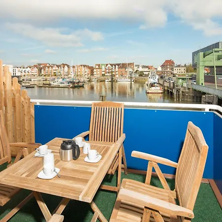 City-marina Cuxhaven, Oberdeck *